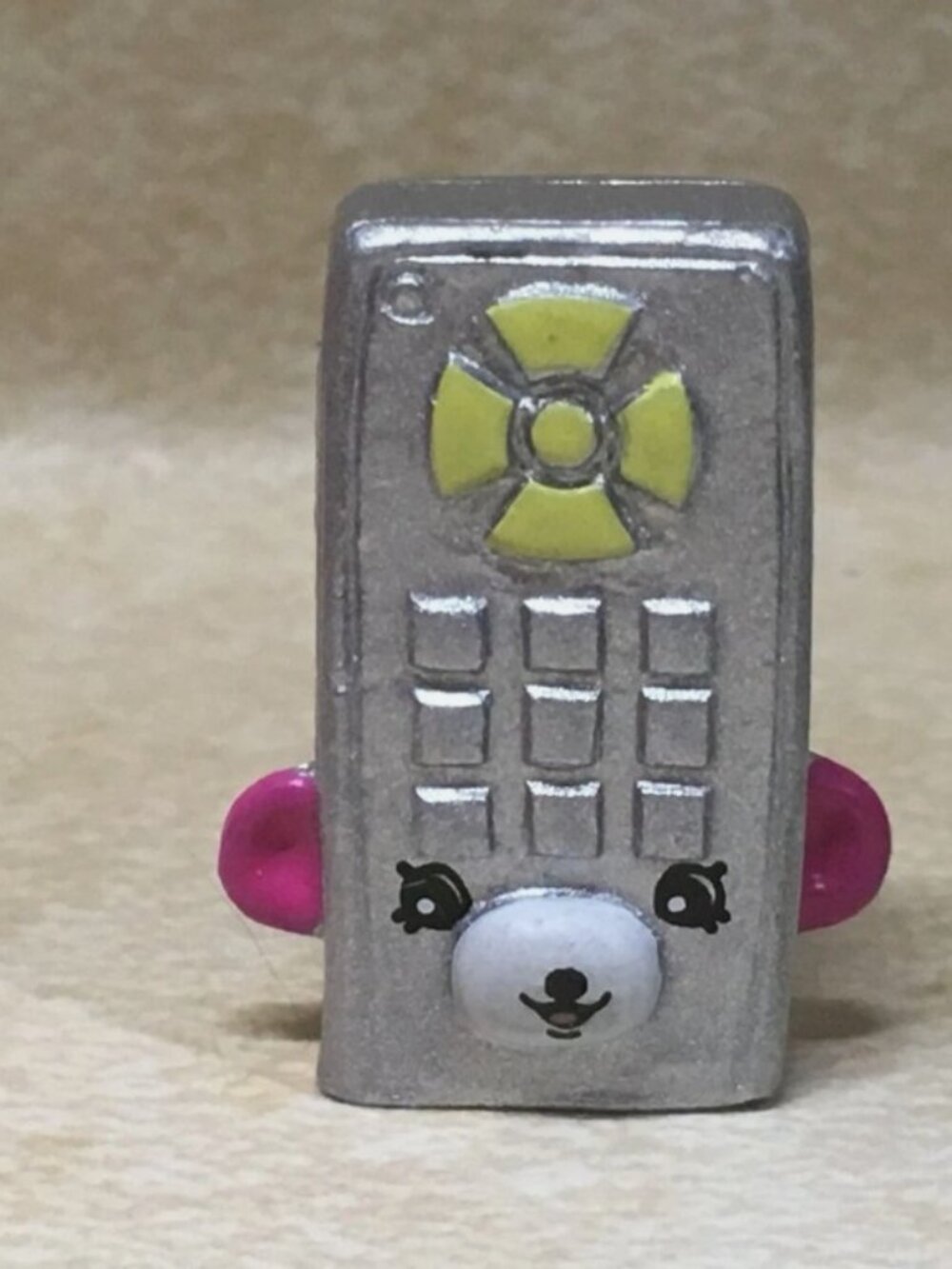 EXCLUSIVE Season 4 Mystery Edition 2.0 Rita Remote Silver Shopkins